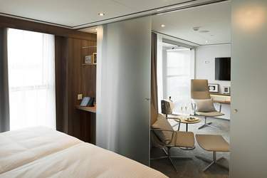 Emerald Waterways - Star Ships - Owners Suite One Bedroom 2.jpg